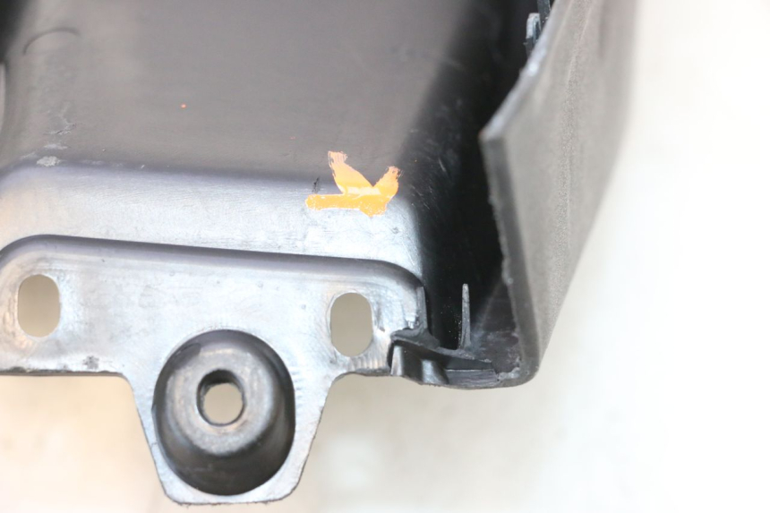photo de TAPA FRONTAL INTERIOR PIAGGIO MP3 RL 250 (2006 - 2010) - Zoom estado de uso