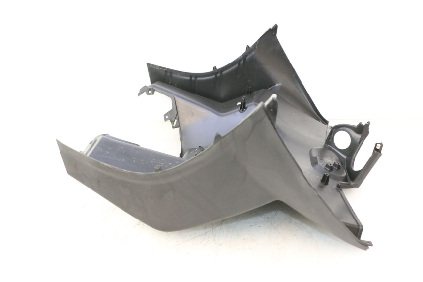 photo de TAPA FRONTAL INTERIOR PIAGGIO MP3 125 (2006 - 2014) - Primer plano de alta resolución