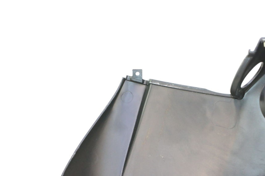 photo de TAPA FRONTAL INTERIOR PIAGGIO MP3 125 (2006 - 2014) - Perfil de la pieza de repuesto