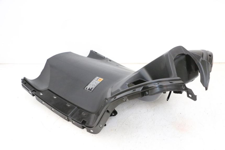 photo de TAPA FRONTAL INTERIOR YAMAHA NEO'S CORE 1 (2022 - 2026) - Zoom estado de uso