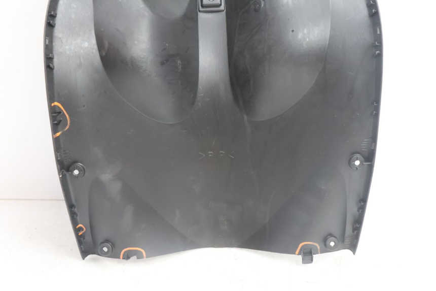 photo de TAPA FRONTAL INTERIOR YAMAHA NEO'S NEOS 2T 50 (1998 - 2007) - Zoom sobre los componentes