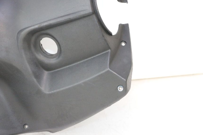 photo de TAPA FRONTAL INTERIOR PIAGGIO NEW TYPHOON 50 (2018 - 2021) - Zoom estado de uso