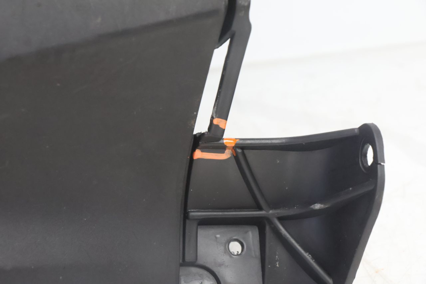 photo de PANEL INTERIOR SYM ORBIT 2 4T 50 (2008 - 2017) - Estado de la superficie y material