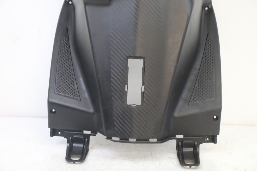 photo de TAPA FRONTAL INTERIOR SYM ORBIT III 3 4T 50 (2021 - 2025) - Primer plano técnico