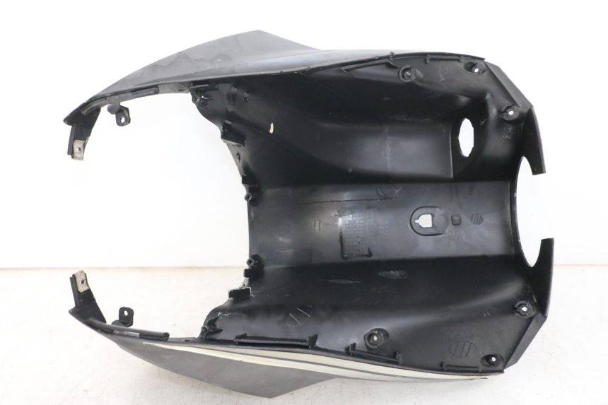 photo de TAPA FRONTAL INTERIOR SYM ORBIT 50 (2008 - 2010) - Primer plano técnico