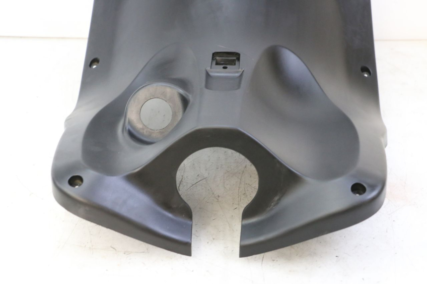 photo de TAPA FRONTAL INTERIOR MBK OVETTO ONE 2T 50 (2013 - 2017) - Detalles de los puntos de fijación