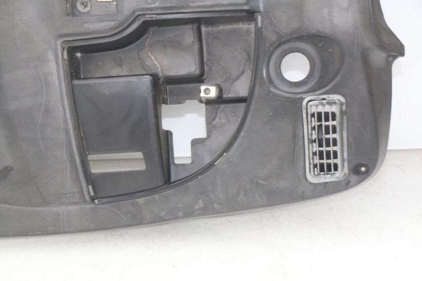 photo de PANEL INTERIOR KYMCO PEOPLE 250 (2004 - 2008) - Estado de la superficie y material