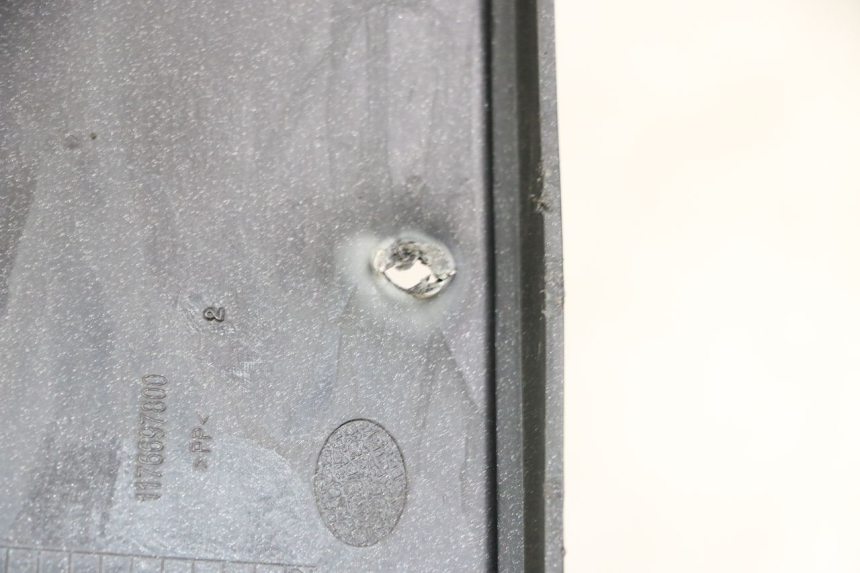 photo de PANEL INTERIOR PEUGEOT SATELIS COMPRESSOR K15 125 (2006 - 2009) - Zoom estado de uso