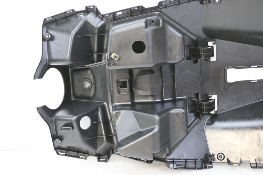 photo de TABLERO INTERIOR PEUGEOT TWEET 4T 50 (2023 - 2025) - Detalles de los puntos de fijación