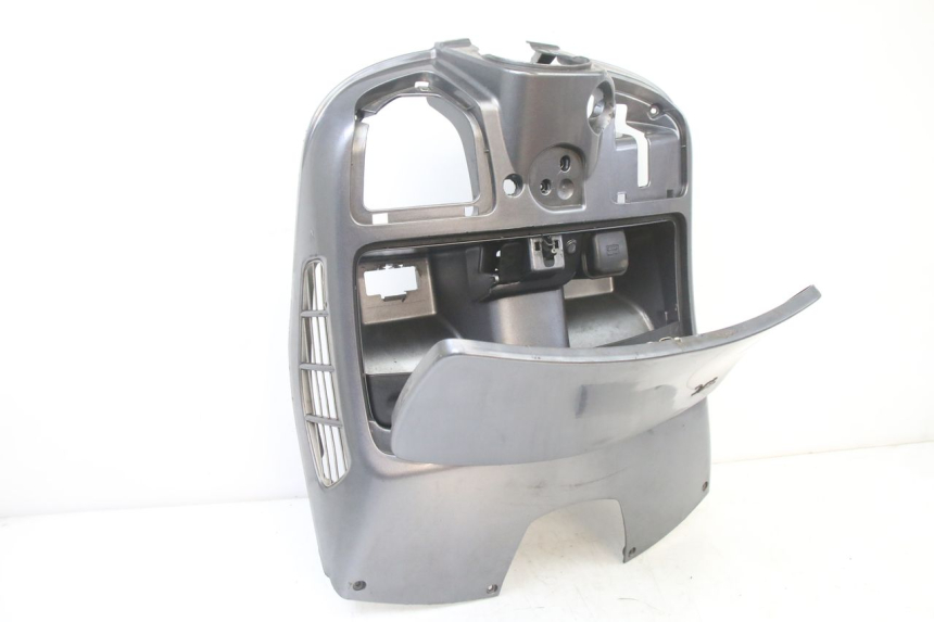 photo de TAPA FRONTAL INTERIOR PIAGGIO VESPA GRANTURISMO 125 (2003 - 2007) - Otra perspectiva