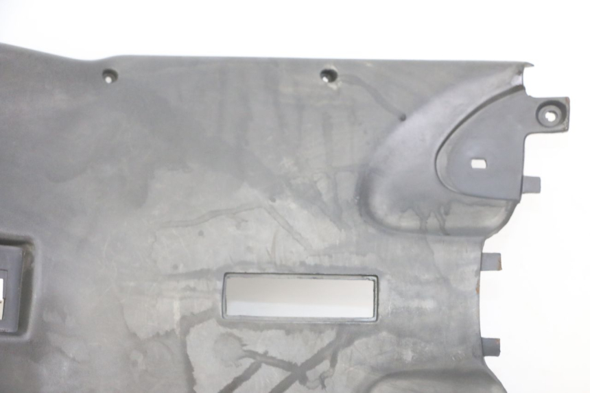 photo de TAPA FRONTAL INTERIOR APRILIA RALLY AC 50 (1995 - 2004) - Detalles de los puntos de fijación