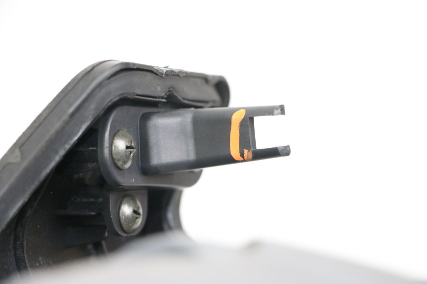 photo de TAPA FRONTAL INTERIOR DAELIM S3 125 (2010 - 2017) - Zoom sobre los componentes