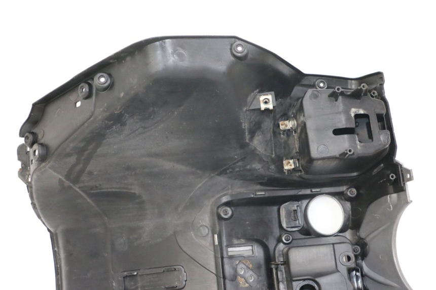 photo de TAPA FRONTAL INTERIOR DAELIM S3 125 (2010 - 2017) - Zoom estado de uso