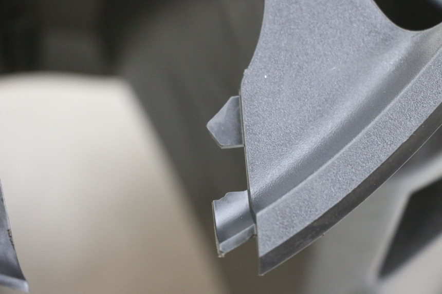 photo de TAPA FRONTAL INTERIOR JM MOTORS SANTANA EVO 50 (2024 - 2026) - Zoom estado de uso