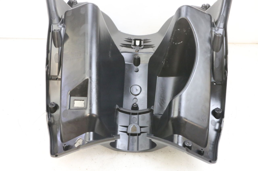 photo de TAPA FRONTAL INTERIOR JM MOTORS SANTANA EVO 50 (2024 - 2026) - Primer plano técnico