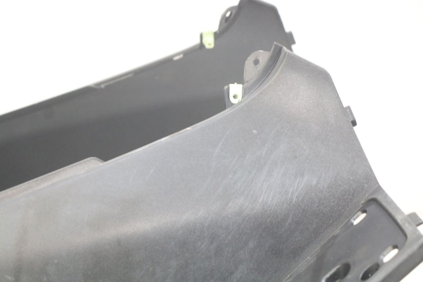 photo de PANEL INTERIOR PEUGEOT SATELIS 125 (2010 - 2012) - Detalles de los puntos de fijación