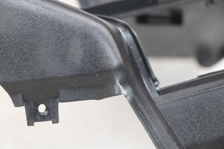 photo de PANEL INTERIOR PEUGEOT SATELIS 125 (2010 - 2012) - Zoom sobre los componentes