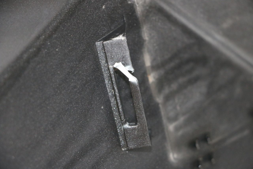 photo de PANEL INTERIOR PEUGEOT SATELIS 125 (2010 - 2012) - Características distintivas