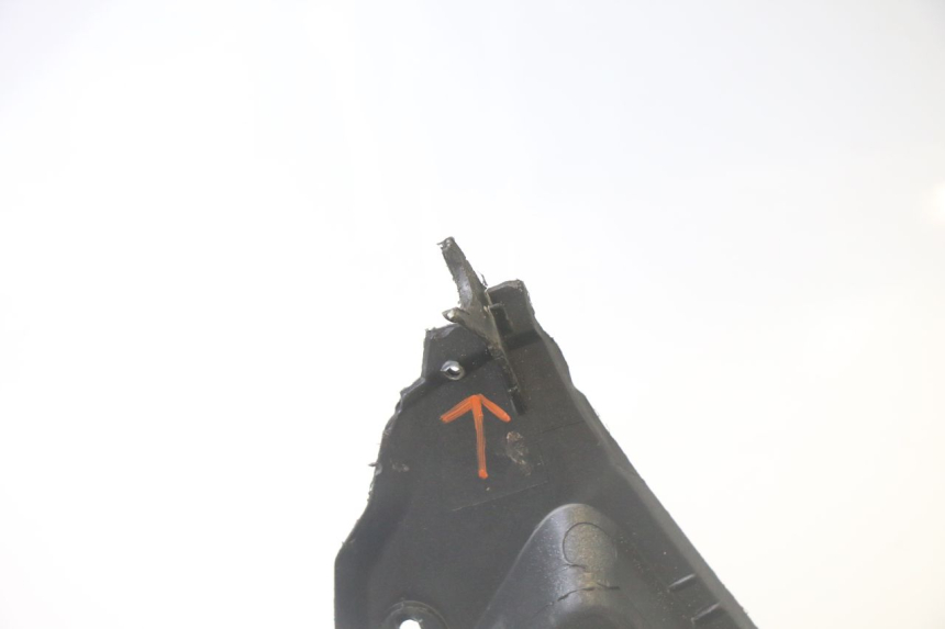 photo de TAPA FRONTAL INTERIOR PEUGEOT SATELIS 125 (2013 - 2018) - Estado de la superficie y material