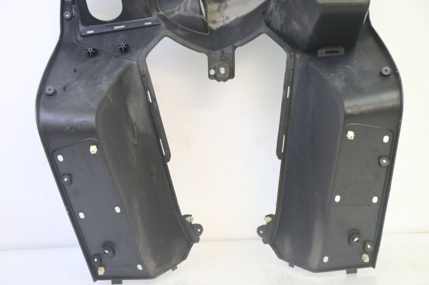 photo de TAPA FRONTAL INTERIOR PEUGEOT SATELIS 125 (2013 - 2018) - Recambio usado revisado