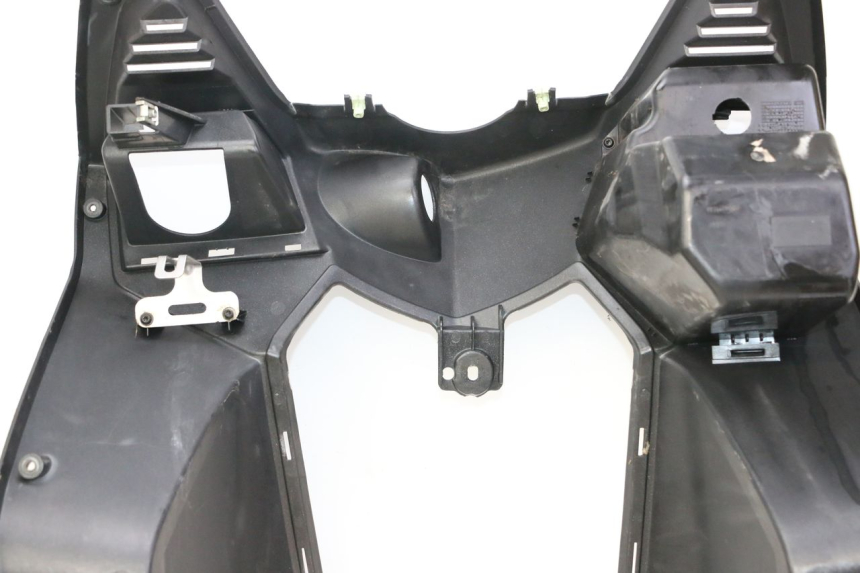 photo de TAPA FRONTAL INTERIOR PEUGEOT SATELIS 125 (2013 - 2018) - Primer plano técnico