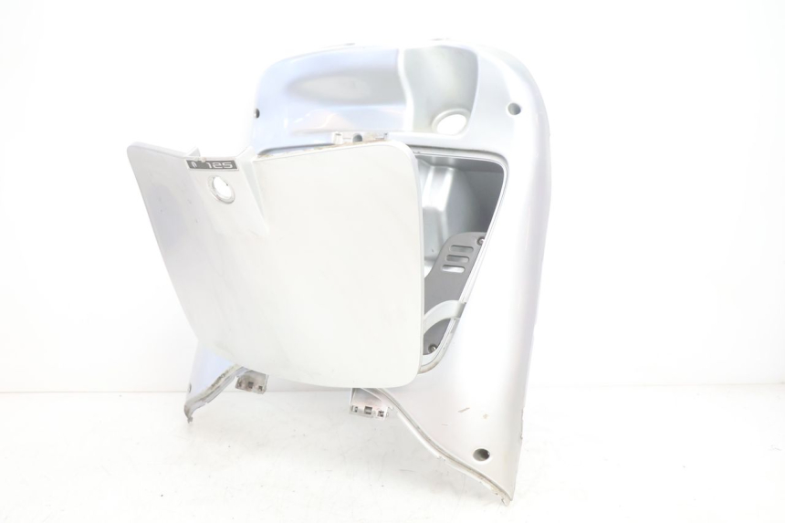 photo de TAPA FRONTAL INTERIOR APRILIA SCARABEO GT 125 (1999 - 2007) - Detalle de la pieza