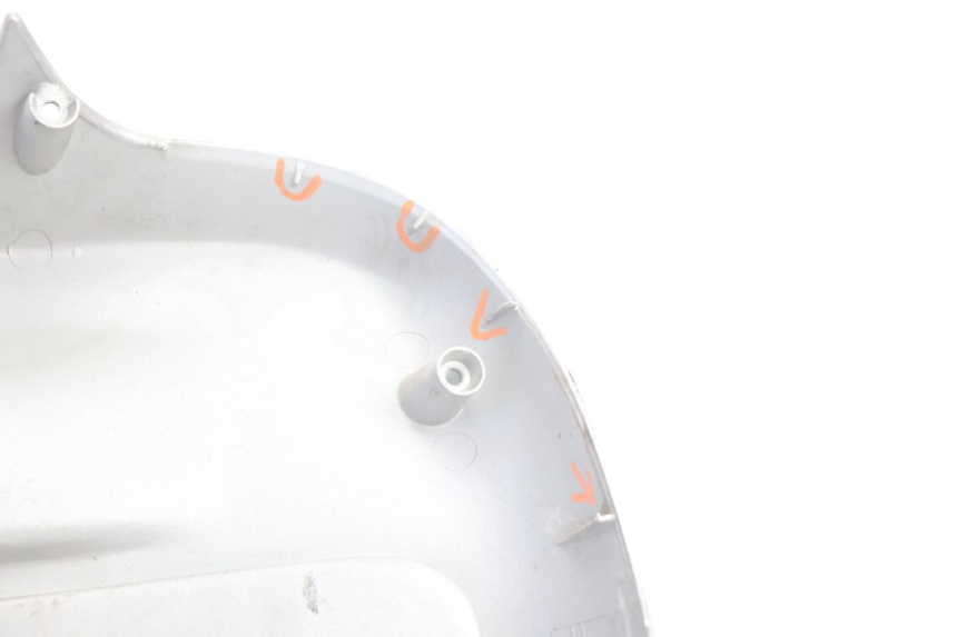 photo de TAPA FRONTAL INTERIOR APRILIA SCARABEO GT 125 (1999 - 2007) - Recambio usado revisado