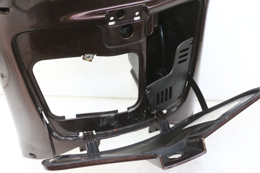 photo de TAPA FRONTAL INTERIOR APRILIA SCARABEO GT TOURING 125 (1999 - 2005) - Otra vista del artículo