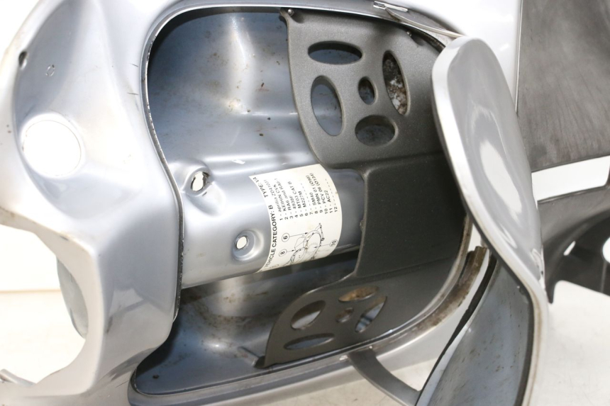 photo de PANEL INTERIOR APRILIA SCARABEO 100 (2003 - 2012) - Detalle de la pieza