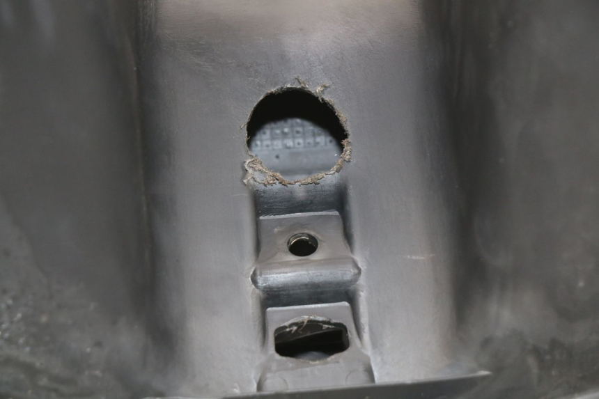 photo de TAPA FRONTAL INTERIOR HONDA SJ BALI 50 (1996 - 1999) - Zoom estado de uso