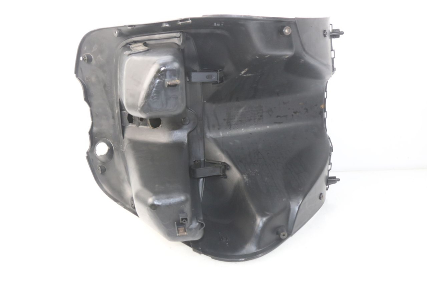 photo de TAPA FRONTAL INTERIOR HONDA SJ BALI 50 (1996 - 1999) - Detalles de los puntos de fijación