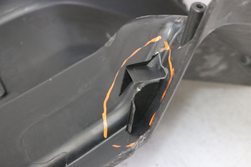 photo de PANEL INTERIOR PEUGEOT SPEEDFIGHT 3 AIR 50 (2009 - 2015) - Zoom estado de uso