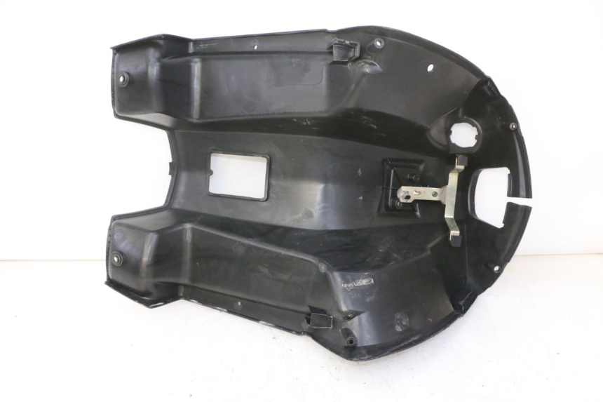 photo de PANEL INTERIOR PEUGEOT SPEEDFIGHT 3 AIR 50 (2009 - 2015) - Detalles de los puntos de fijación