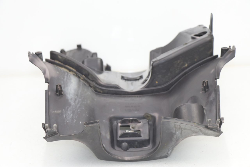 photo de TAPA FRONTAL INTERIOR APRILIA SPORT CITY SPORTCITY 125 (2005 - 2008) - Zoom sobre los componentes