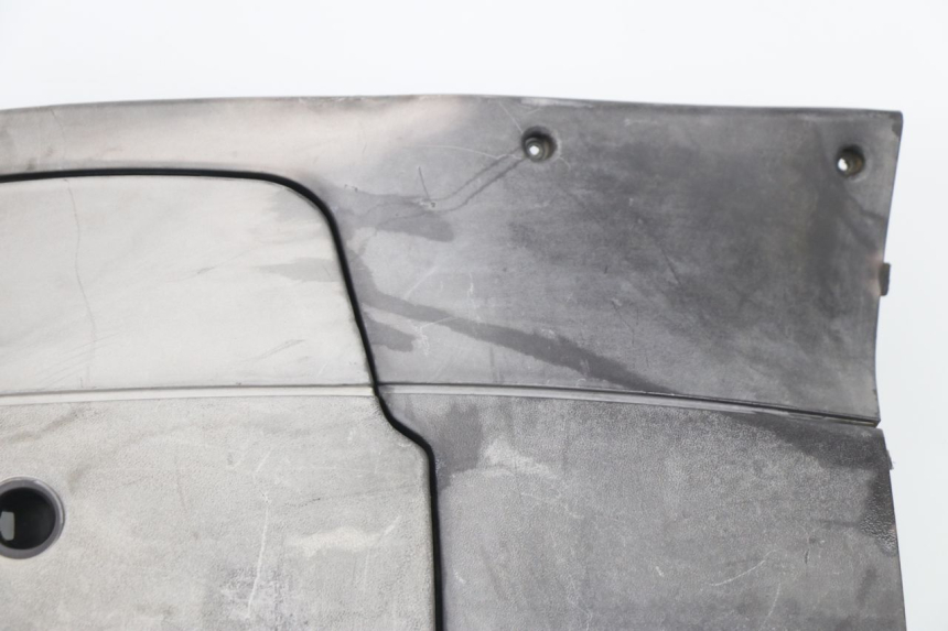 photo de TAPA FRONTAL INTERIOR APRILIA SPORT CITY SPORTCITY 125 (2005 - 2008) - Enfoque en la estructura