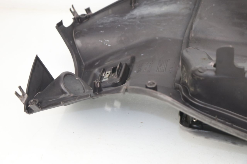 photo de TAPA FRONTAL INTERIOR APRILIA SPORT CITY SPORTCITY 125 (2005 - 2008) - Marcados y referencias originales