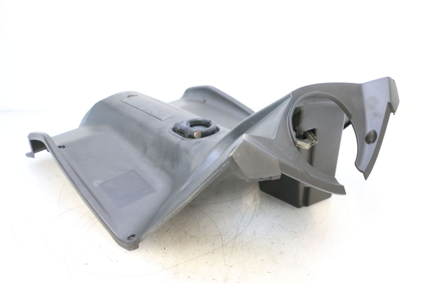 photo de TAPA FRONTAL INTERIOR APRILIA SR MOTARD 50 (2012 - 2018) - Zoom estado de uso