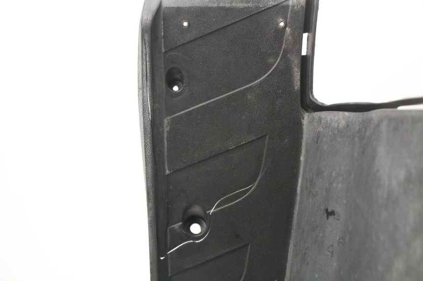 photo de TAPA FRONTAL INTERIOR RAZZO STEED 125 (2012 - 2018) - Detalle de la pieza