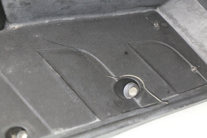 photo de TAPA FRONTAL INTERIOR RAZZO STEED 125 (2012 - 2018) - Vista general del producto