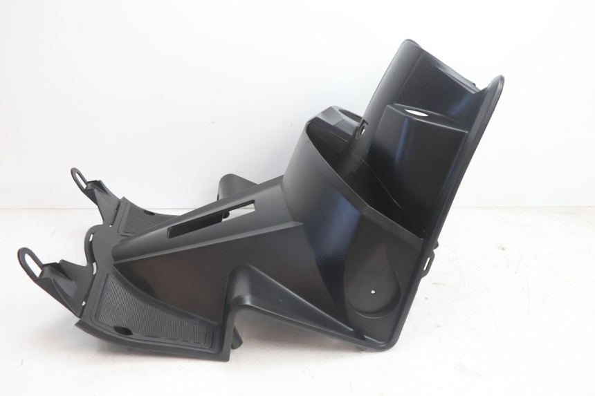 photo de TAPA FRONTAL INTERIOR VASTRO STREET S 50 (2016 - 2021) - Detalles de los puntos de fijación