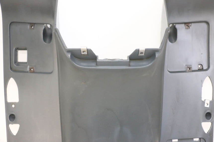 photo de TAPA FRONTAL INTERIOR PIAGGIO SUPER LX 125 (2000 - 2003) - Detalle de la pieza