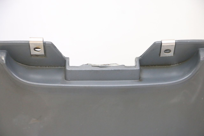 photo de TAPA FRONTAL INTERIOR PIAGGIO SUPER LX 125 (2000 - 2003) - Zoom estado de uso