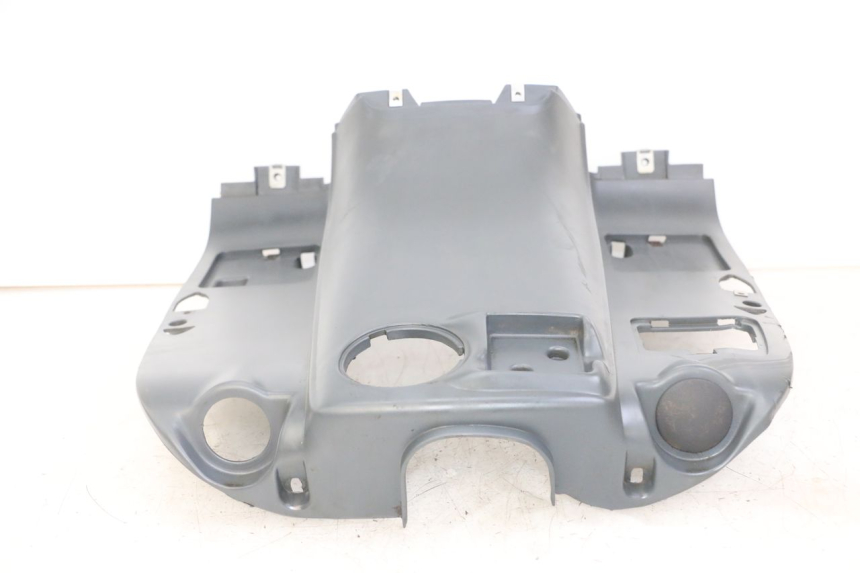 photo de TAPA FRONTAL INTERIOR PIAGGIO SUPER LX 125 (2000 - 2003) - Detalles de los puntos de fijación