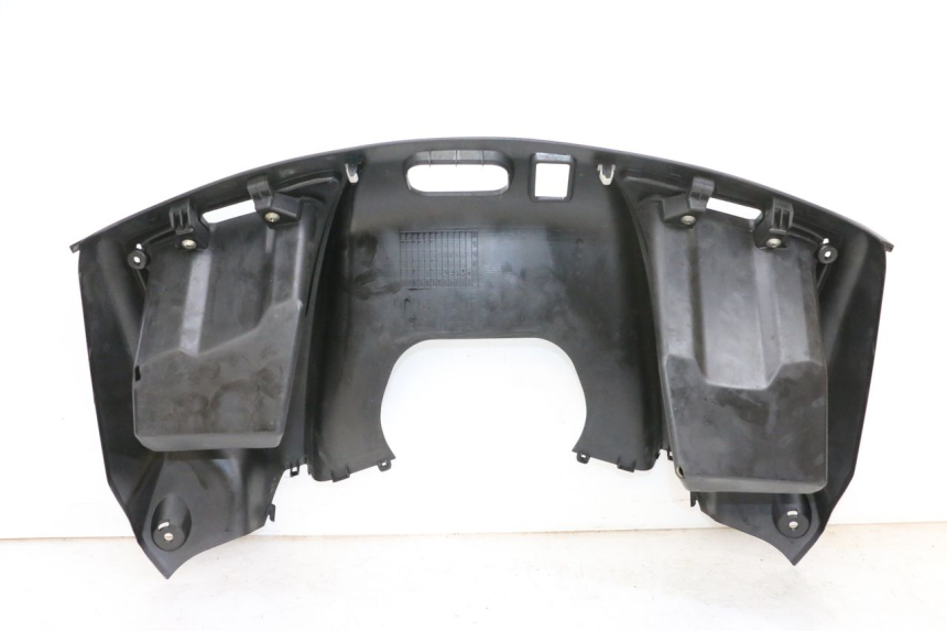 photo de TAPA FRONTAL SUPERIOR SUZUKI BURGMAN 650 (2013 - 2020) - Primer plano técnico
