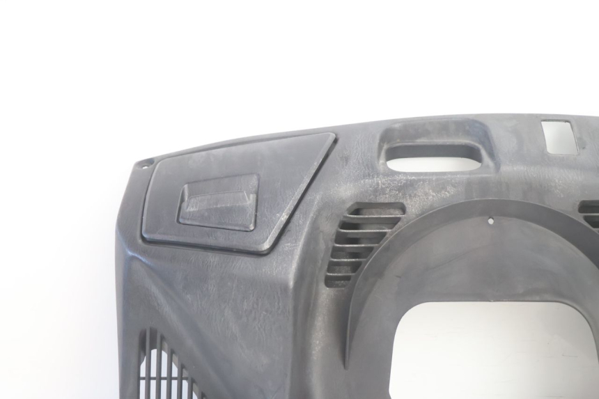 photo de TAPA FRONTAL SUPERIOR SUZUKI BURGMAN EXECUTIVE ABS 650 (2006 - 2012) - Detalle de la pieza