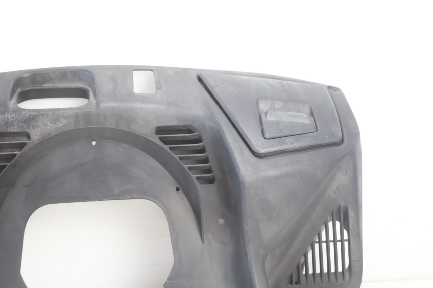 photo de TAPA FRONTAL SUPERIOR SUZUKI BURGMAN EXECUTIVE ABS 650 (2006 - 2012) - Otra perspectiva