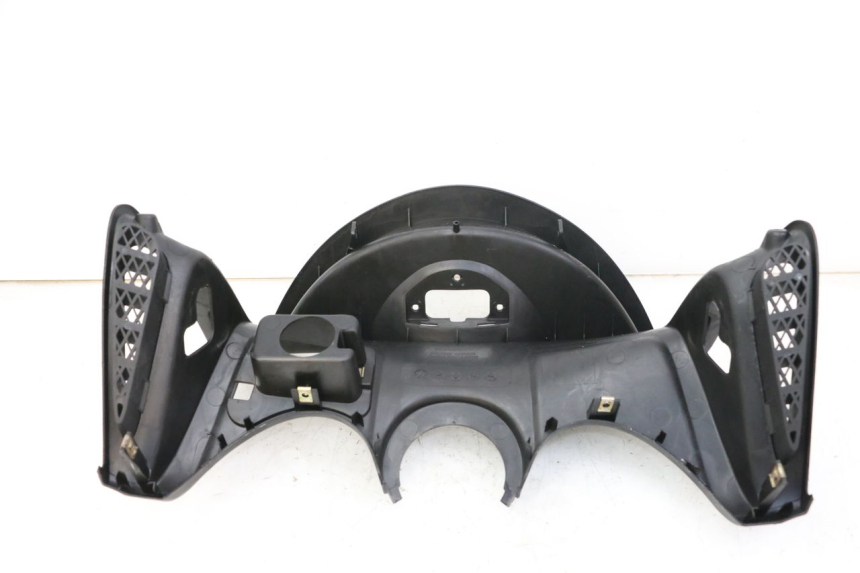 photo de TAPA FRONTAL SUPERIOR KYMCO GRAND DINK 125 (2008 - 2014) - Otra perspectiva