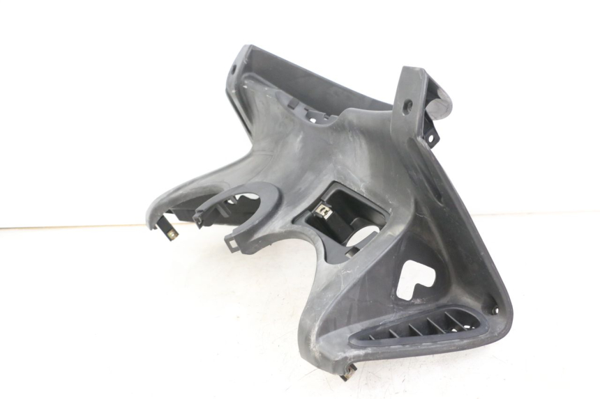 photo de TAPA FRONTAL SUPERIOR KYMCO GRAND DINK 125 (2008 - 2014) - Detalles de los puntos de fijación