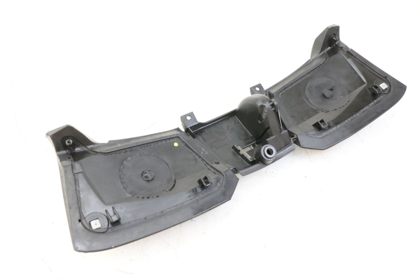 photo de PANEL INTERIOR SUPERIOR PIAGGIO MP3 500 (2014 - 2017) - Detalle de la pieza