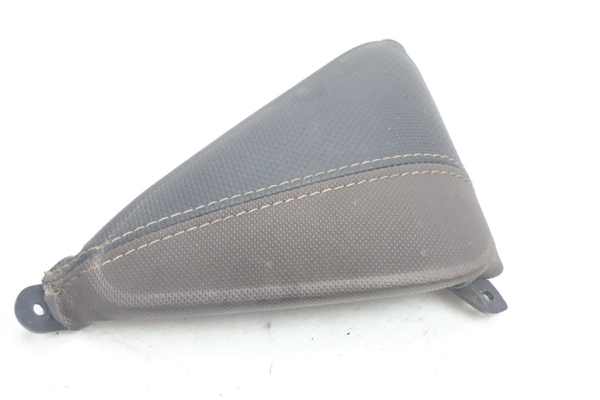 photo de TAPA FRONTAL SUPERIOR YAMAHA X-MAX XMAX 125 (2010 - 2013) - Primer plano técnico
